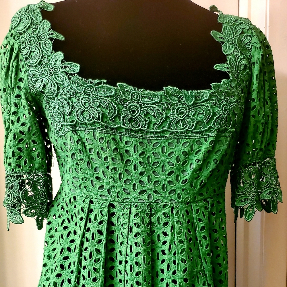 MODA INTERNATIONAL Green delicate top
